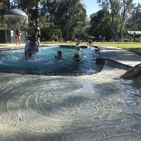 Eildon Pondage Holiday Park מראה חיצוני תמונה